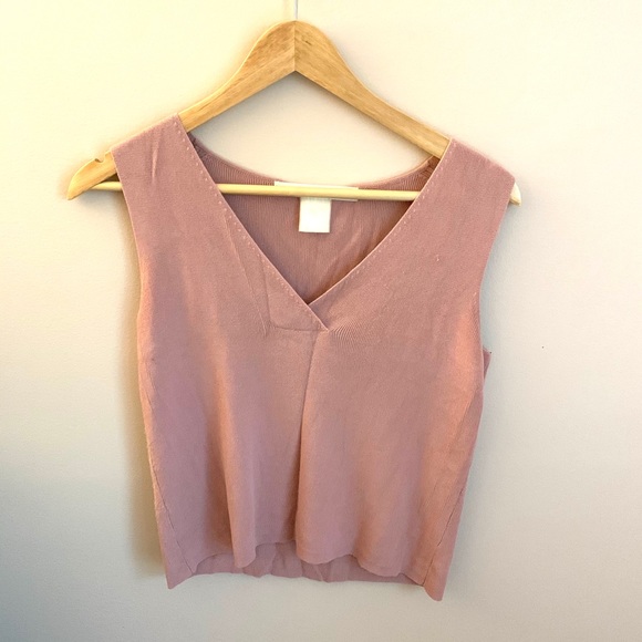 Pink sweater vest - Picture 1 of 4